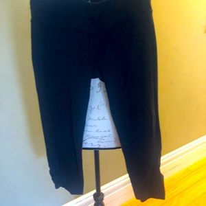 Athlete capri leggings. Black.